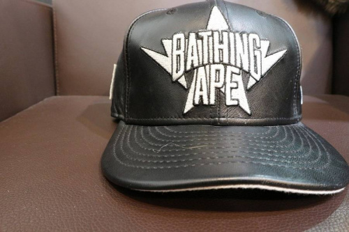 A BATHING APEのキャップ