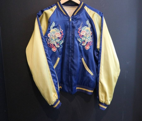 スカジャンのCROWS×WORST