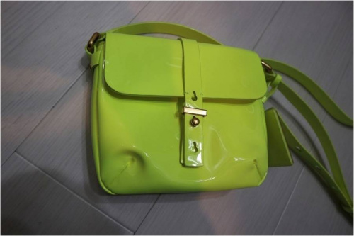 ショルダーバッグのフルラ