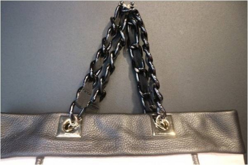 FURLAのチェーンバッグ