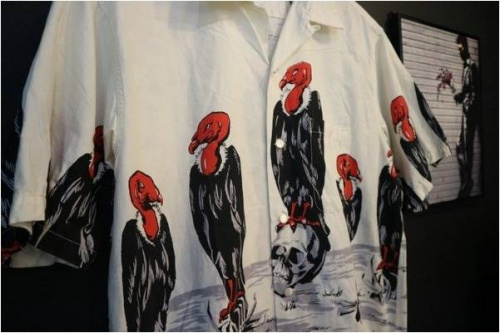 アロハシャツのオープンカラーシャツ