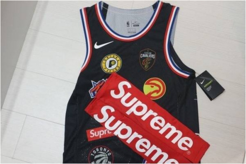 古着買取のSUPREME