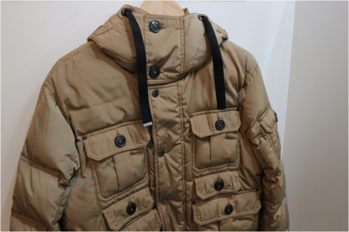 モンクレールのMONCLER