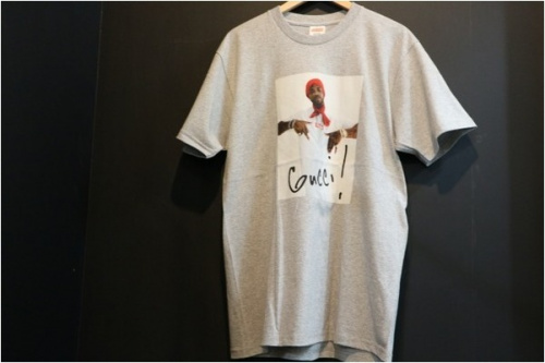 ストリートブランドのフォトTシャツ