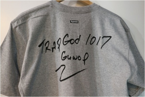 シュプリームのSUPREME