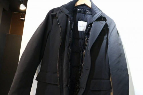 モンクレールのダウン