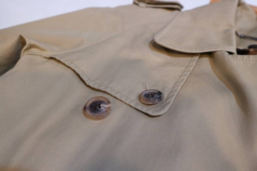 ビューティフルピープルのトレンチコート