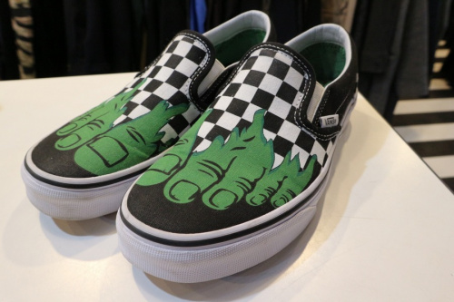 コラボ・別注アイテムのVANS