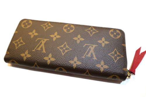 ラグジュアリーブランドのLOUIS VUITTONLOUIS （ルイ・ヴィトン）