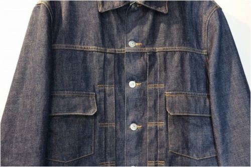 アーペーセーのデニムジャケット