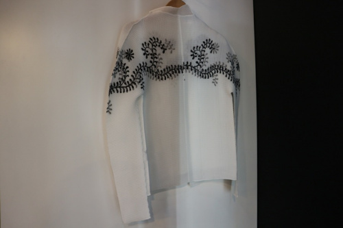 イッセイミヤケのカーディガン