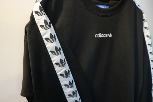 ストリートブランドのadidas