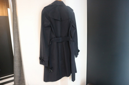 バーバリー プローサムのトレンチコート