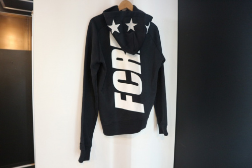 ナイキのパーカー