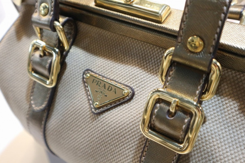 インポートブランドのPRADA