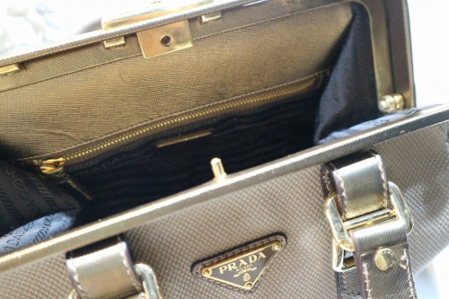 プラダのドクターズバッグ