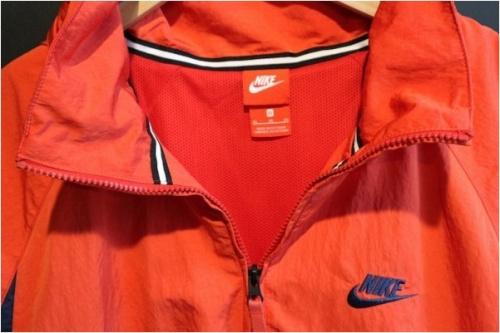 ナイキのアノラックパーカー