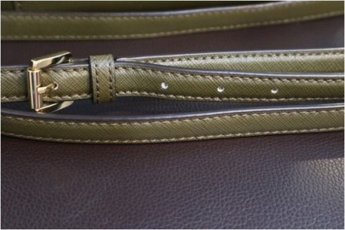 ハンドバッグの２WAYバッグ