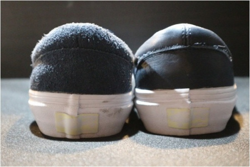 スリッポンのスニーカー