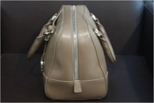 フルラのハンドバッグ