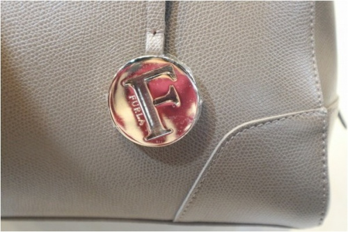 ハンドバッグの２WAYバッグ