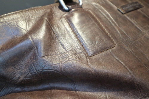 バッグのレザー