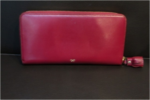 アニヤハインドマーチの財布