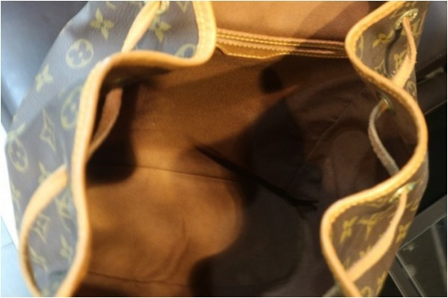 リュックのモノグラム