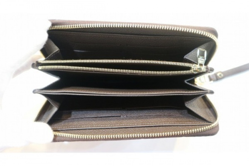 財布のモノグラム