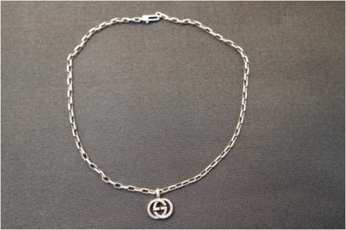 グッチのGGロゴネックレス