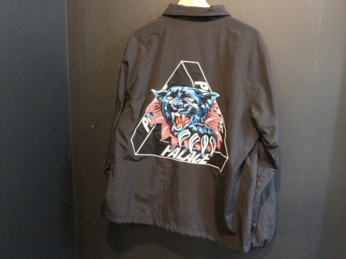 パレスのコーチジャケット