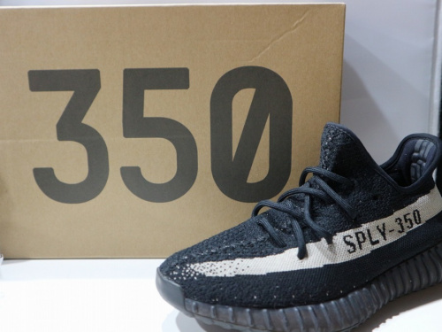 ストリートブランドのadidas
