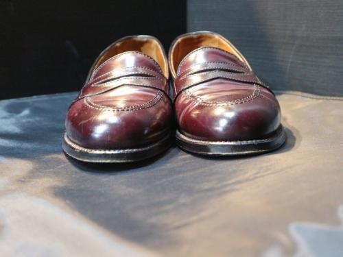 PENNY MOCCASIN LOAFERS SHELL CORDOVANのコインローファー
