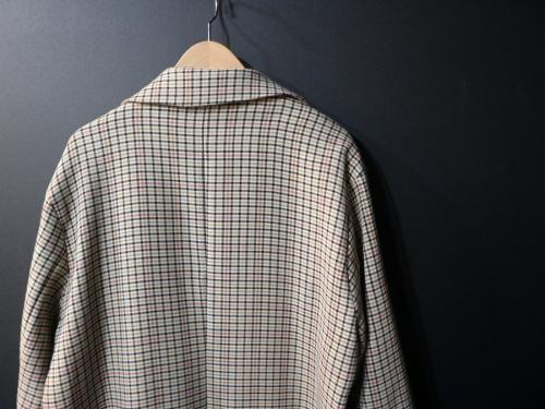 ダブルコートのロングコート