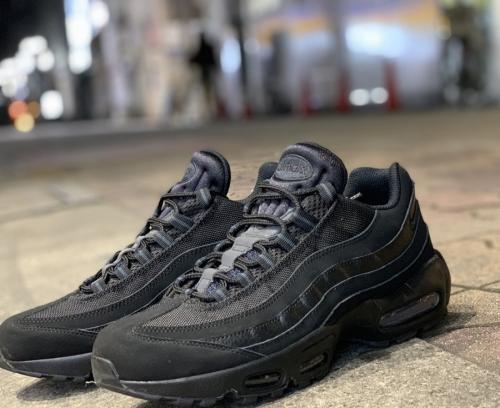 スニーカーのNIKE