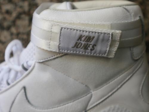 ハイカットスニーカー