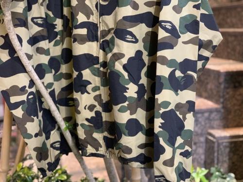 マウンテンパーカーのアベイシングエイプ