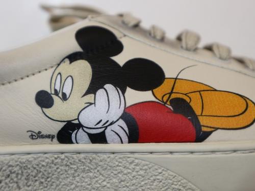 スニーカーのディズニー