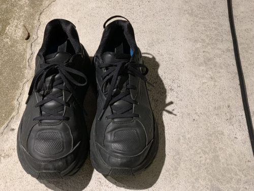 スニーカーのHOKA ONEONE