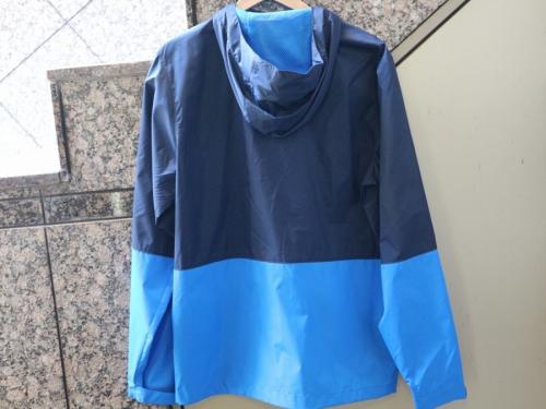 モンベルのマウンテンパーカー