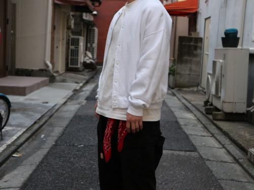 オーラリーのスウェット