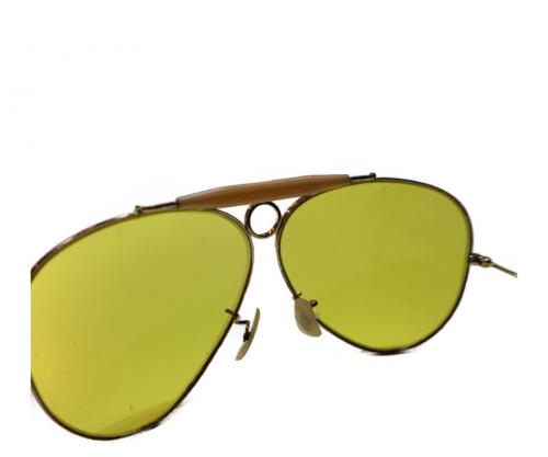 レイバンのボシュロム社