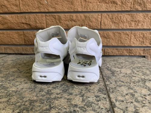 BEAUTY&YOUTH別注のPUMP FURY SANDAL WHITE