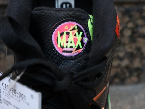 スニーカーのコラボ