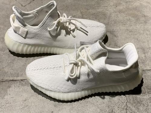 アディダス+カニエウエストのYEEZY BOOST 350V2