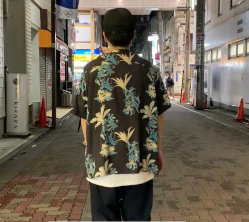 カーハート　ワークインプログレスのフローラルシャツ　