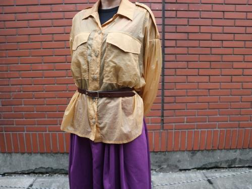 シャツのシアーシャツ