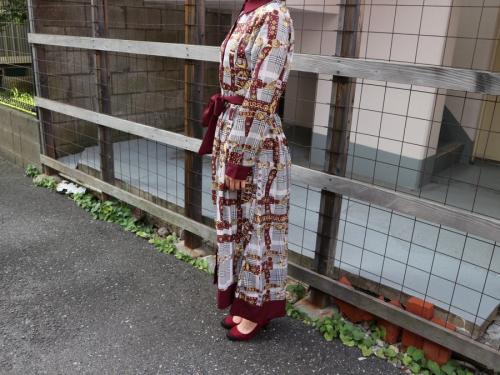 エミリアウィズのスカーフ柄ロングワンピース