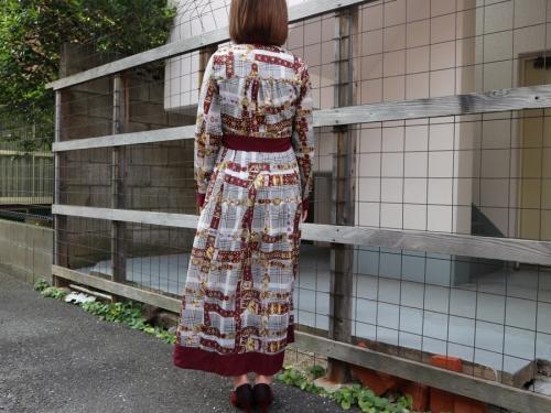 スカーフ柄ロングワンピースのレディース