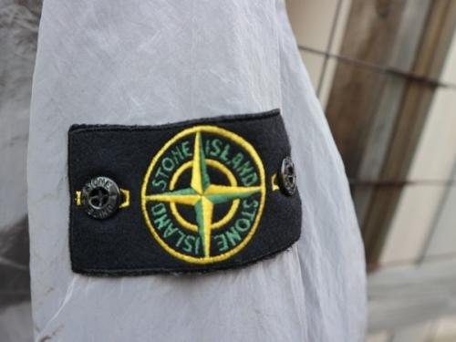 ストーンアイランドのナイロンメタルジャケット